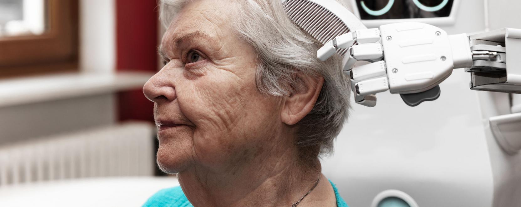 &Uacute;jabb seg&iacute;tő robot k&ouml;nny&iacute;theti meg az idősek &eacute;let&eacute;t