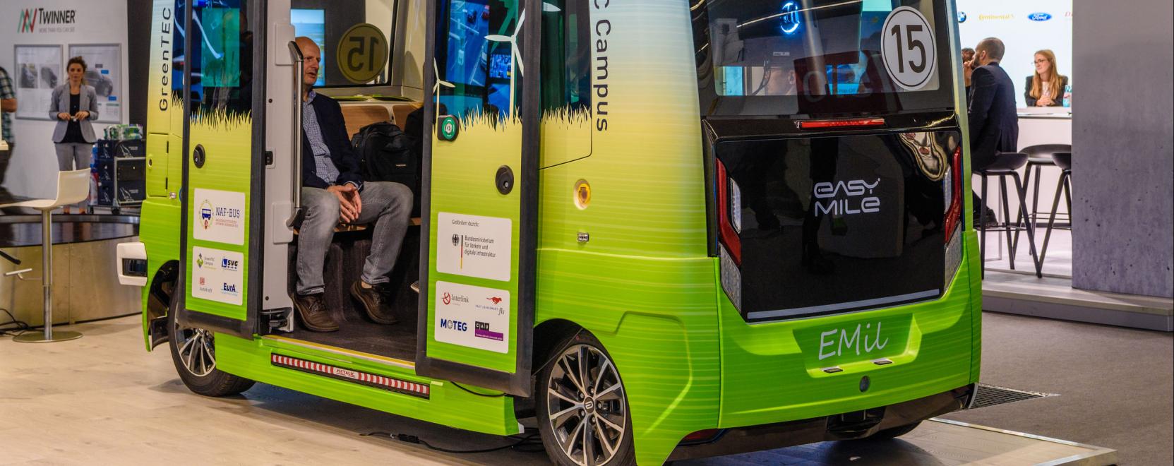 &Ouml;nvezető minibuszok: van, ahol m&aacute;r meg&eacute;rkezett a j&ouml;vő