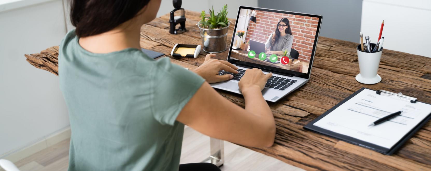 Kar&aacute;csonyi adom&aacute;nyok: &iacute;gy seg&iacute;t a digitaliz&aacute;ci&oacute;