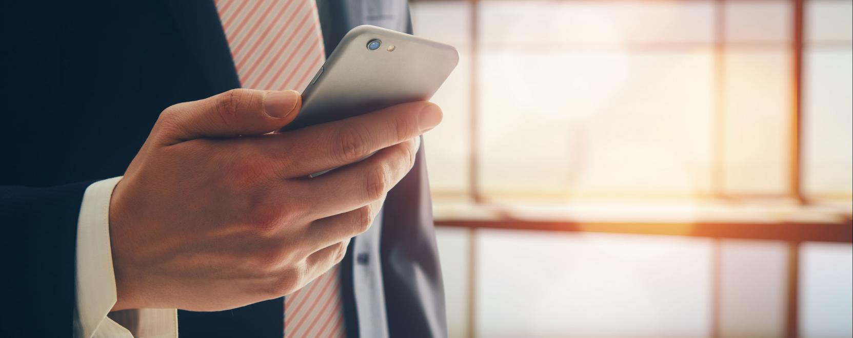 Digit&aacute;lis ad&oacute;z&aacute;ssal cs&ouml;kkenthetik terheiket a hazai c&eacute;gek