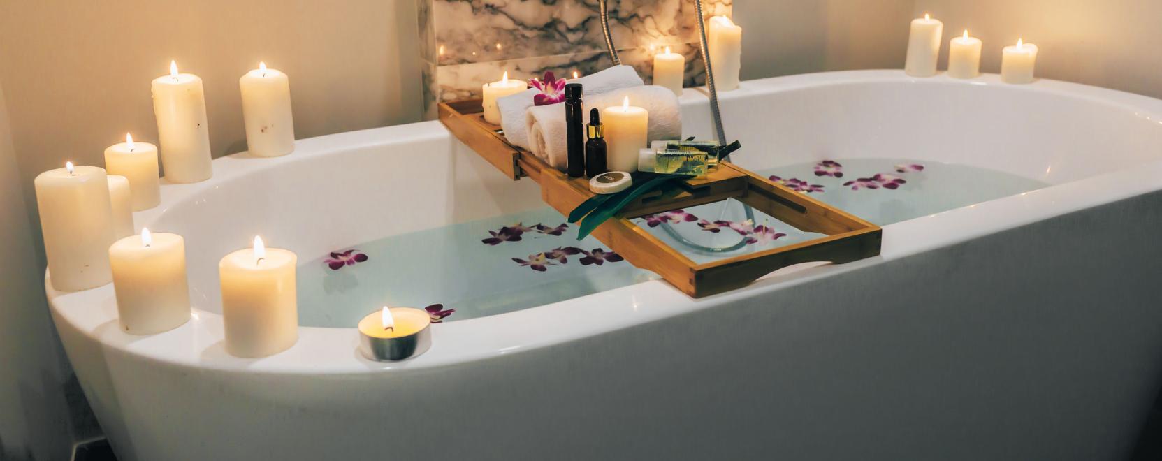 A j&ouml;vő f&uuml;rdőszob&aacute;j&aacute;t id&eacute;zi a Kohler okosk&aacute;dja