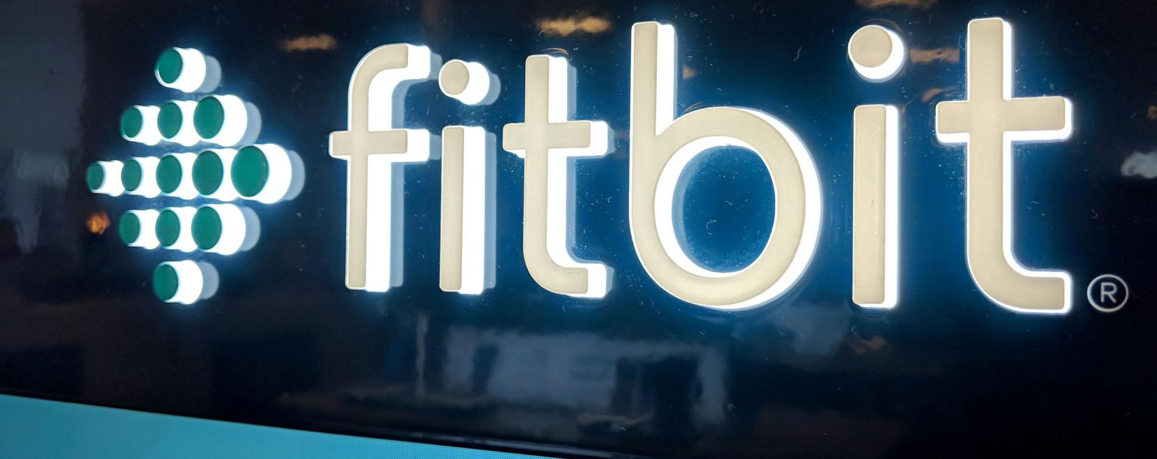 R&aacute;b&oacute;lintott az EU, hogy a Google felv&aacute;s&aacute;rolja a Fitbitet