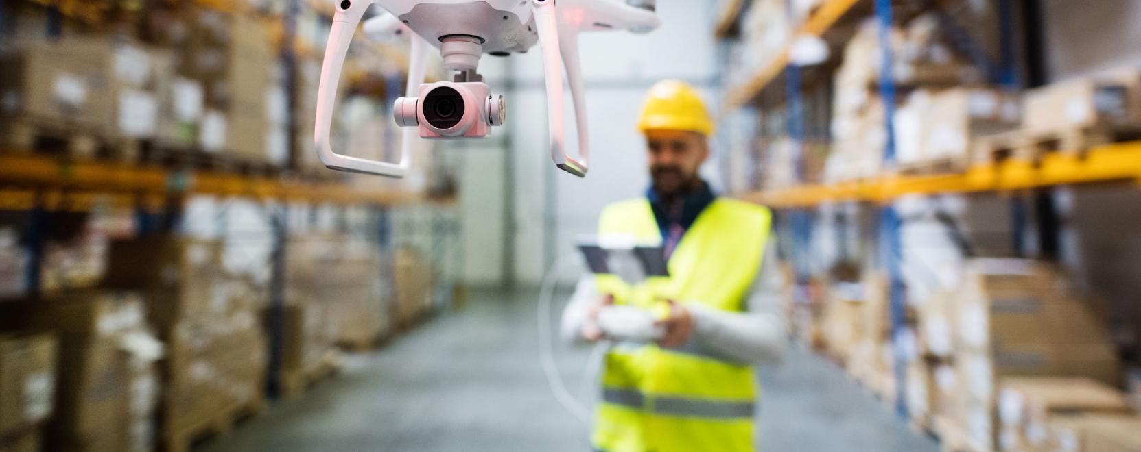 Az ell&aacute;t&aacute;si l&aacute;nc j&ouml;vője: kobotok, dr&oacute;nok &eacute;s AI-kamer&aacute;k