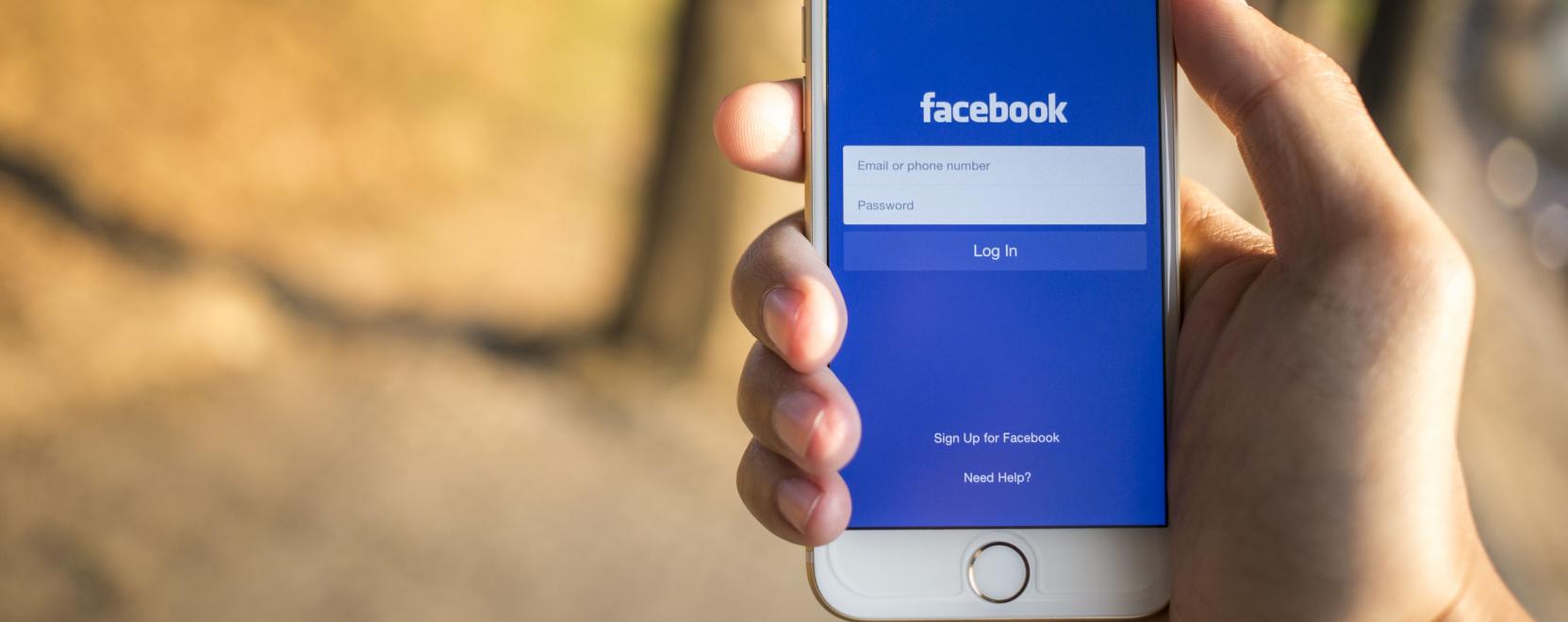 Saj&aacute;tm&aacute;rk&aacute;s okos&oacute;r&aacute;n dolgozhat a Facebook