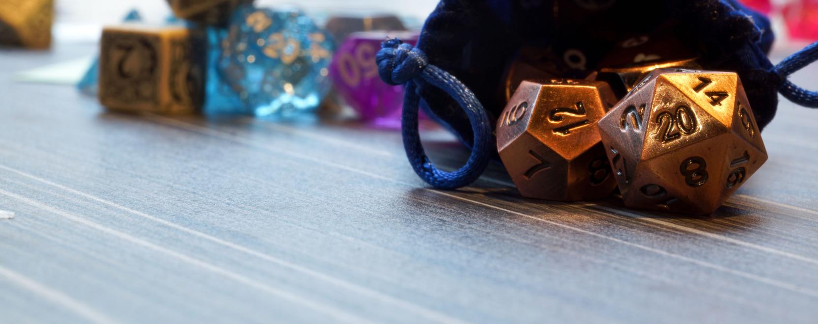 Nagy dob&aacute;s a programozhat&oacute;, vil&aacute;g&iacute;t&oacute; okosdob&oacute;kocka