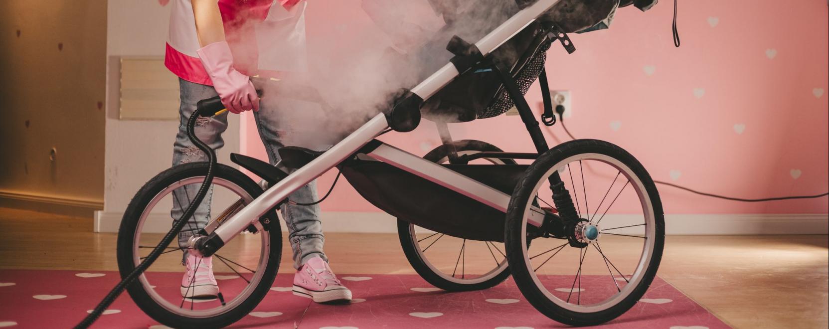 Ready: &iacute;me, a babakocsi-mosoda &eacute;s a fertőtlen&iacute;thető kesztyű