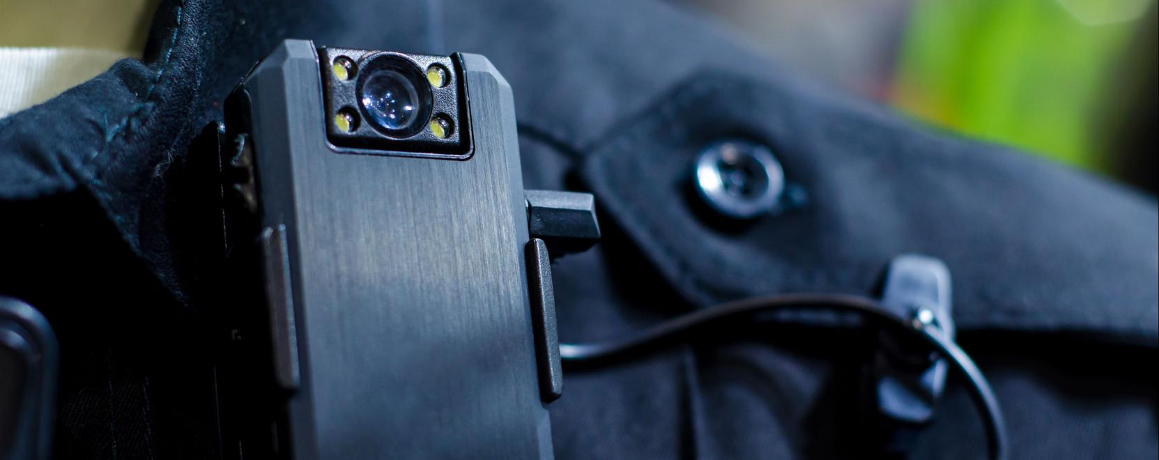 M&eacute;g t&ouml;bb testkamer&aacute;val v&eacute;di a jegyellenőr&ouml;ket a M&Aacute;V