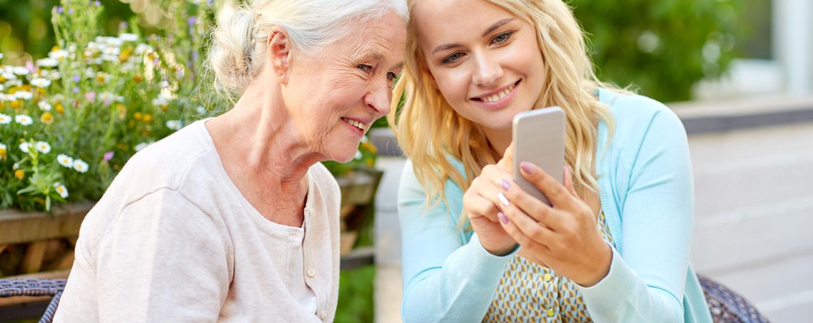 Az idősek digit&aacute;lis k&eacute;szs&eacute;gfejleszt&eacute;s&eacute;re indul kamp&aacute;ny