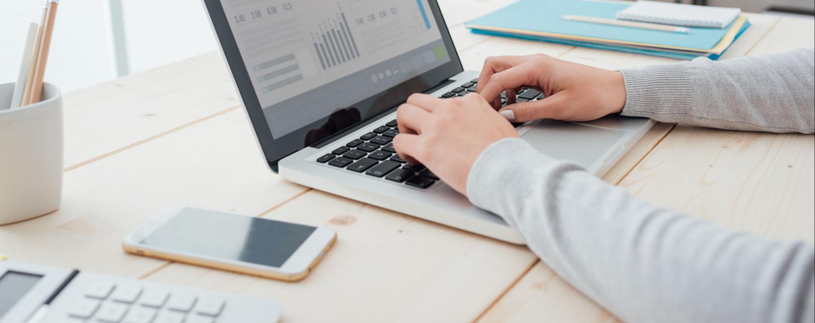 V&aacute;llalati digitaliz&aacute;ci&oacute;: a f&uuml;ggős&eacute;g, ami j&oacute;l j&ouml;n a c&eacute;geknek