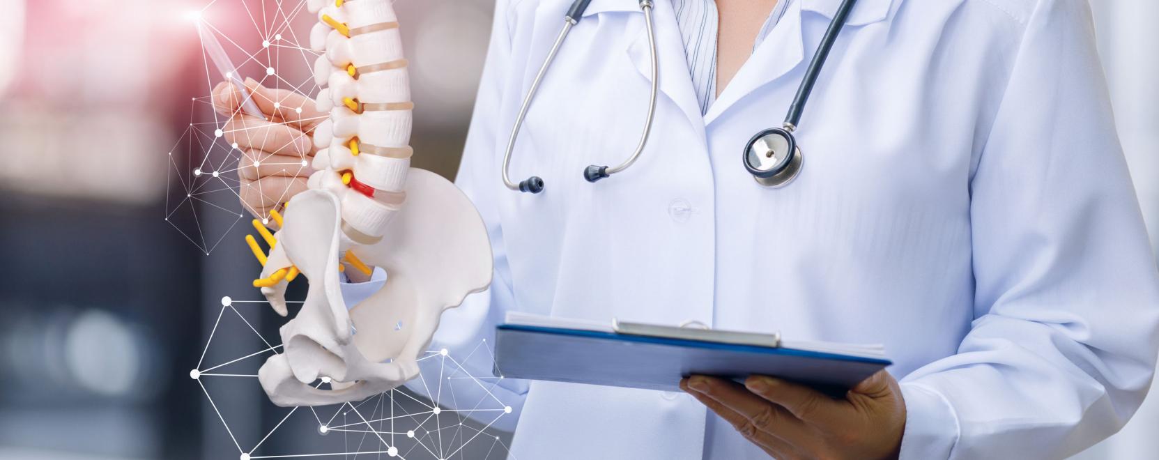 Kiterjesztett val&oacute;s&aacute;g a gerincseb&eacute;szetben