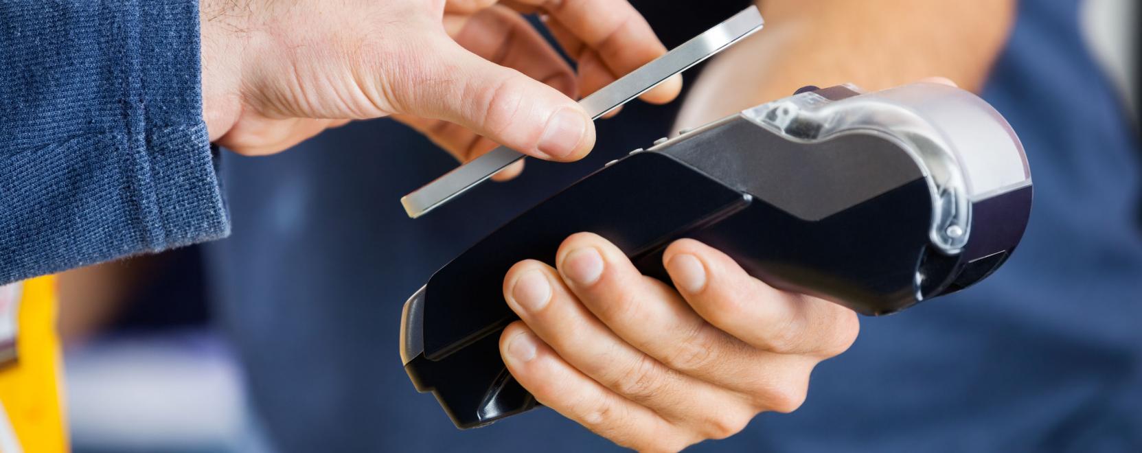 L&aacute;tv&aacute;nyosan t&ouml;r előre a mobilfizet&eacute;s a britekn&eacute;l