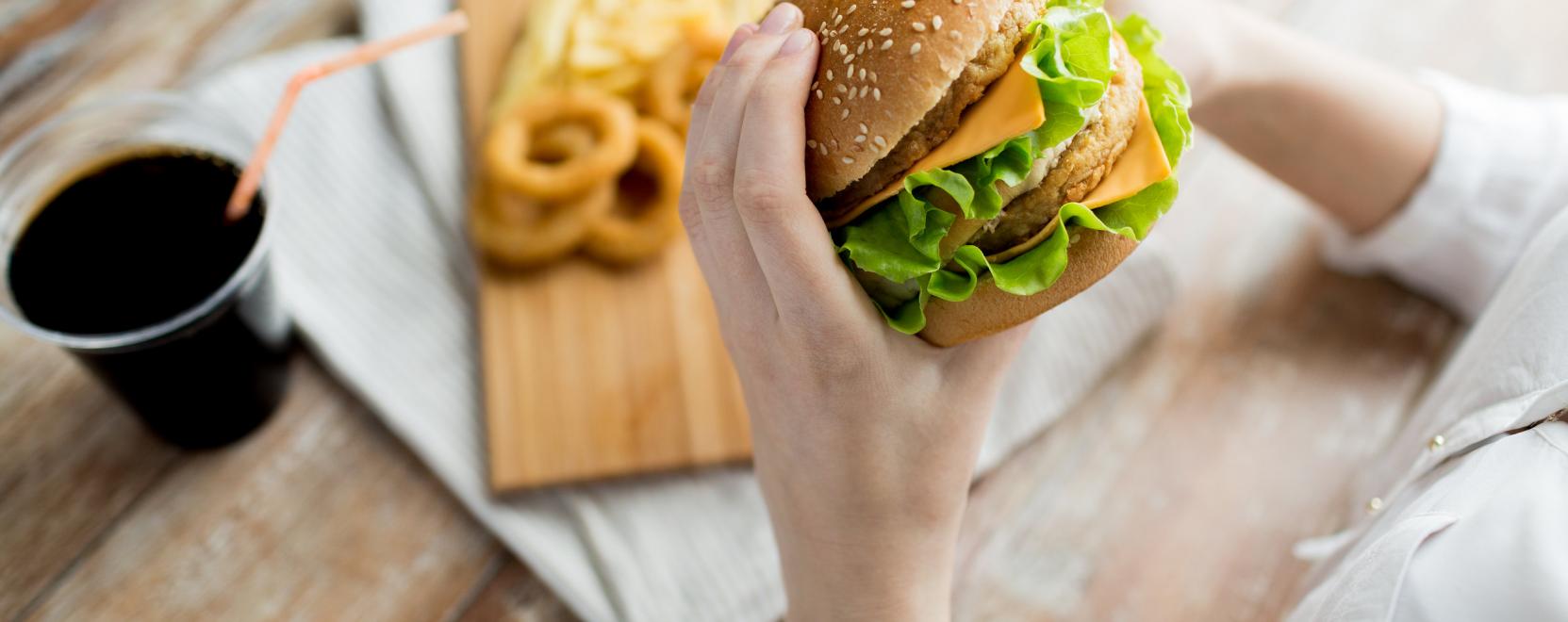 Egy szempillant&aacute;s is el&eacute;g az &eacute;ttermi sz&aacute;mla kifizet&eacute;s&eacute;hez