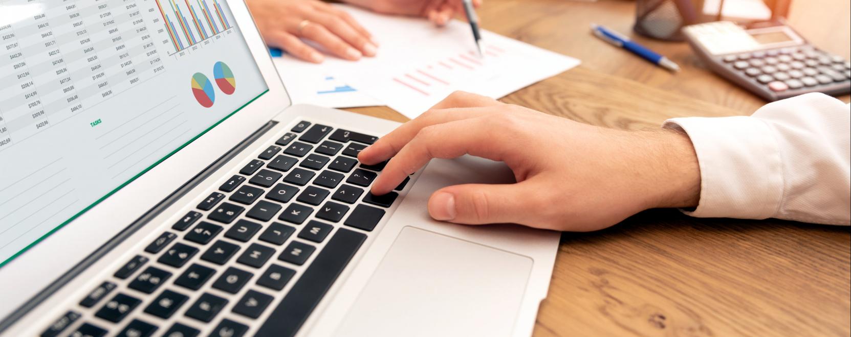 A k&ouml;nyvel&eacute;sben is t&ouml;r előre a mesters&eacute;ges intelligencia