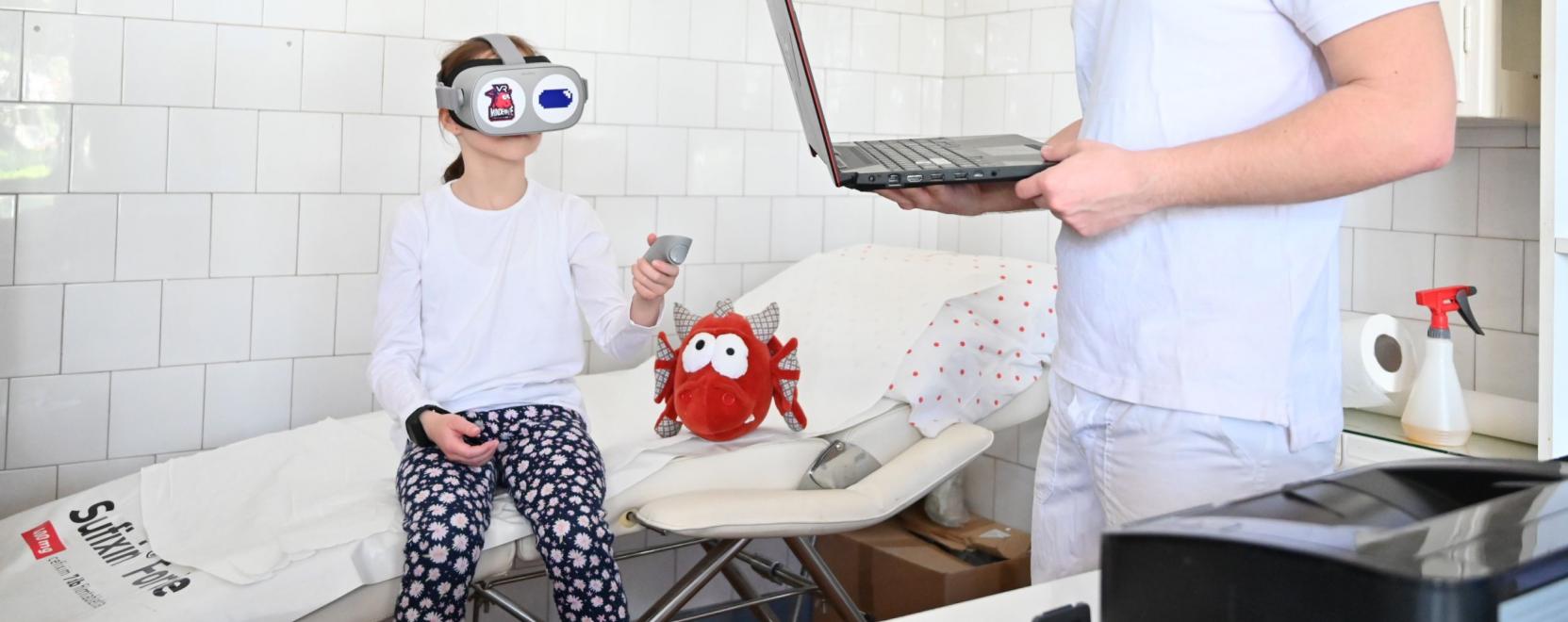 Az OncoVR m&aacute;r P&eacute;csen &eacute;s Szegeden is seg&iacute;t