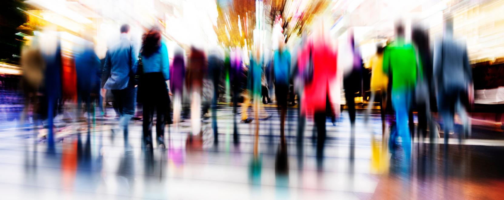 Robot j&aacute;rőr&ouml;zik Szingap&uacute;r k&ouml;zpontj&aacute;ban