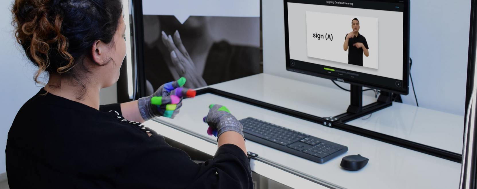 Akad&aacute;lymentes kommunik&aacute;ci&oacute;: seg&iacute;t a SignAll &eacute;s a Vodafone