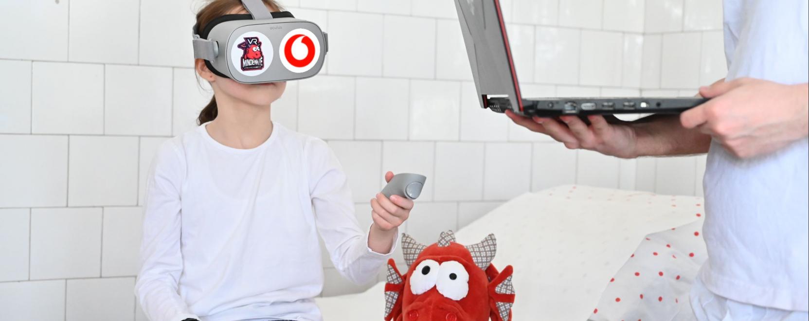 Mostant&oacute;l a VR is seg&iacute;t a Bethesda Gyermekk&oacute;rh&aacute;zban