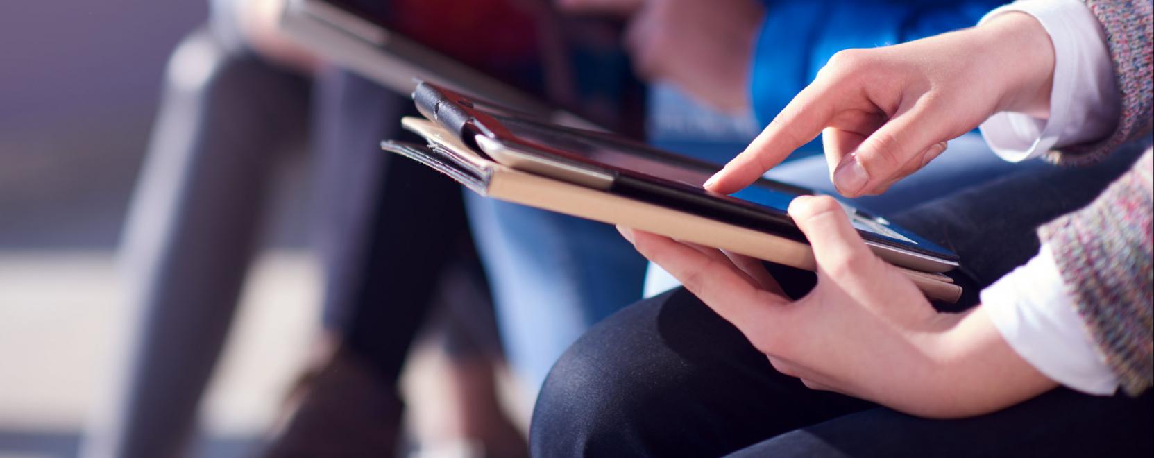 Iskolai dolgozat okosan: mi tud az intelligens asszisztens?