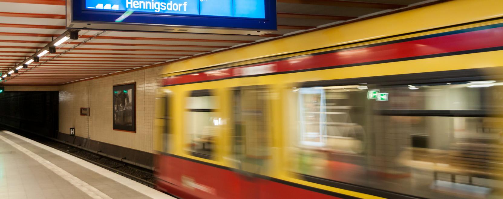 A vil&aacute;gon elsők&eacute;nt indult el &ouml;nvezető vonat N&eacute;metorsz&aacute;gban