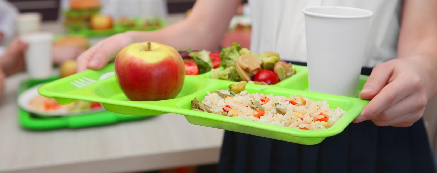 Arcfelismer&eacute;ssel is rendezhető az iskolai menza