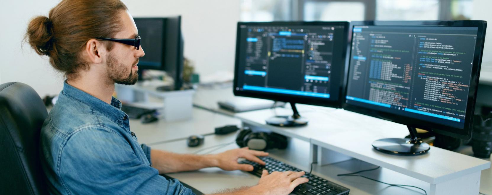 M&eacute;g s&uacute;lyosabb az informatikushi&aacute;ny, mint a j&aacute;rv&aacute;ny előtt