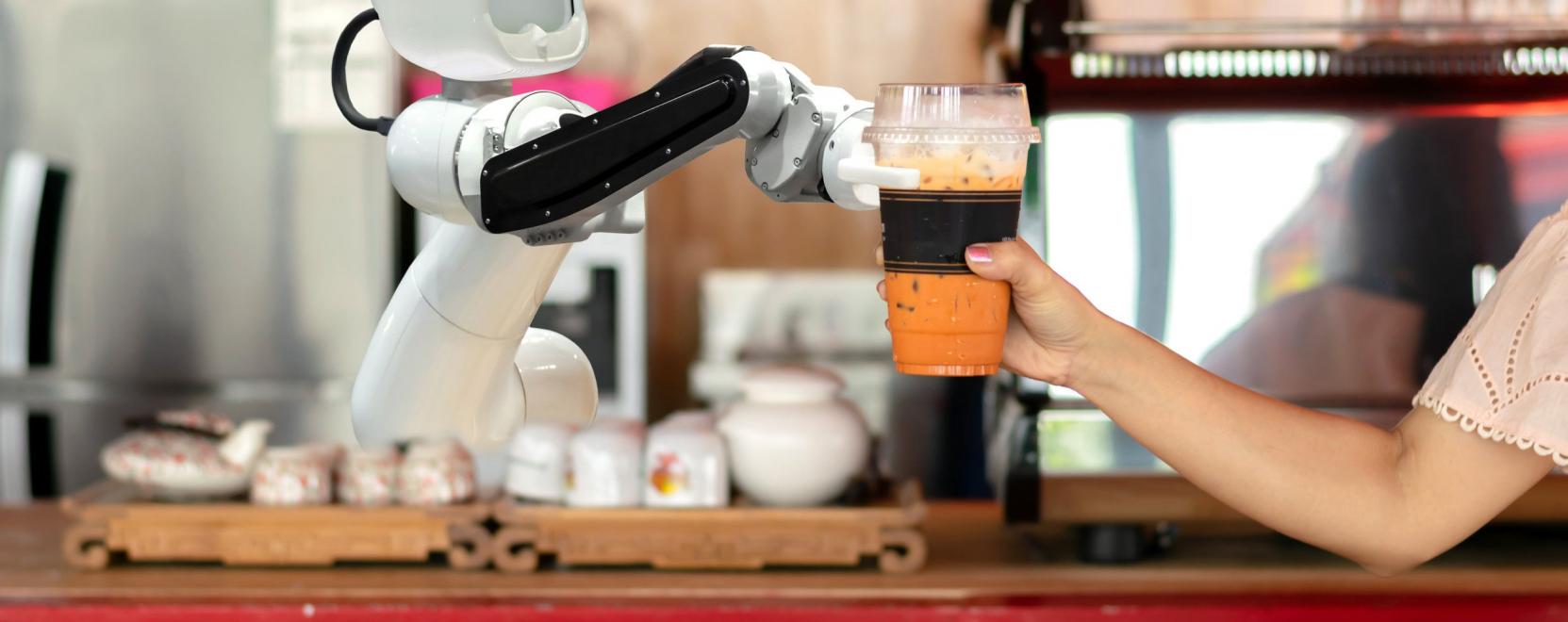 K&aacute;v&eacute;főző robotokat is csatasorba &aacute;ll&iacute;tanak a t&eacute;li olimpi&aacute;n