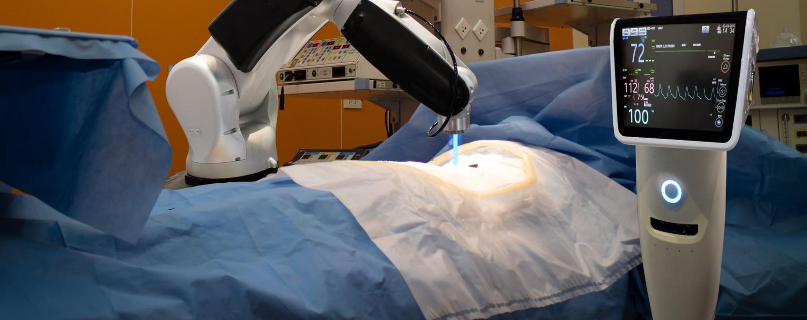Beindul a robotseb&eacute;szet a hazai gy&oacute;gy&iacute;t&aacute;sban