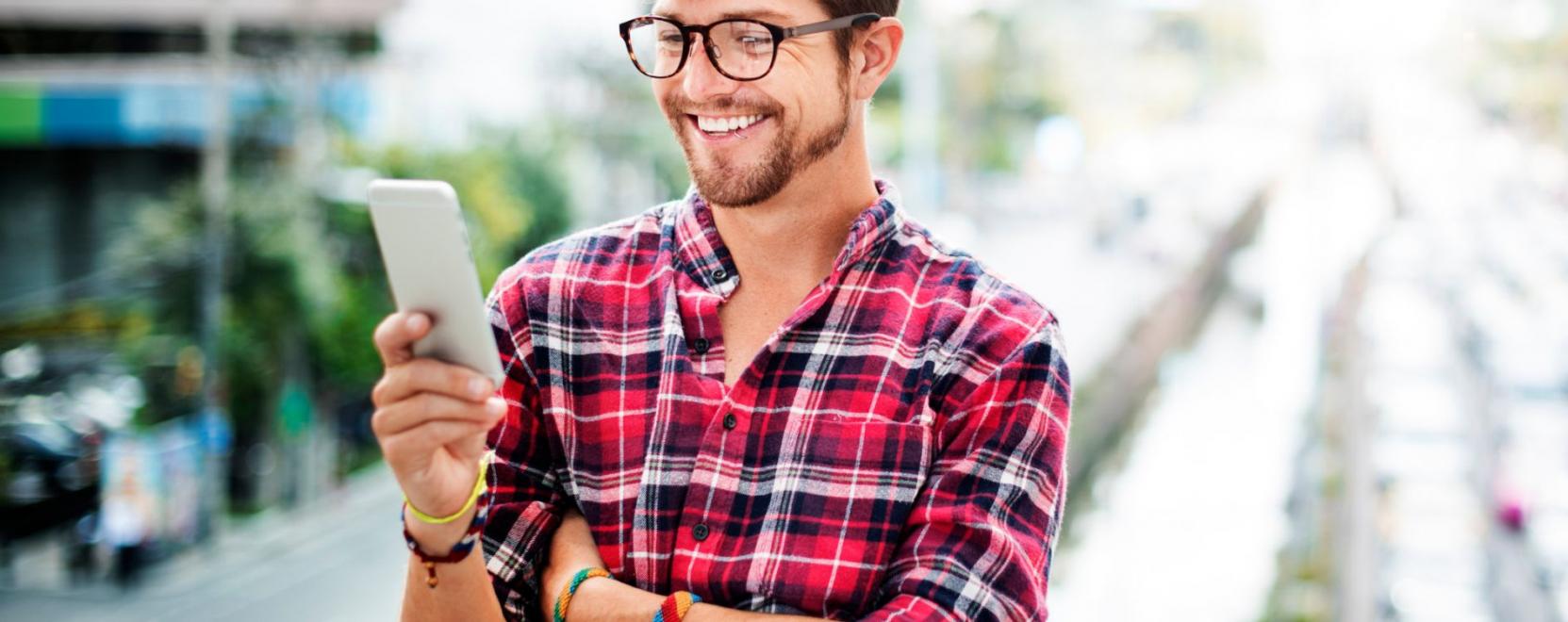 Vide&oacute;h&iacute;v&aacute;s &eacute;s AR-alap&uacute; seg&iacute;ts&eacute;g a Vodafone &uuml;gyf&eacute;lszolg&aacute;lat&aacute;n