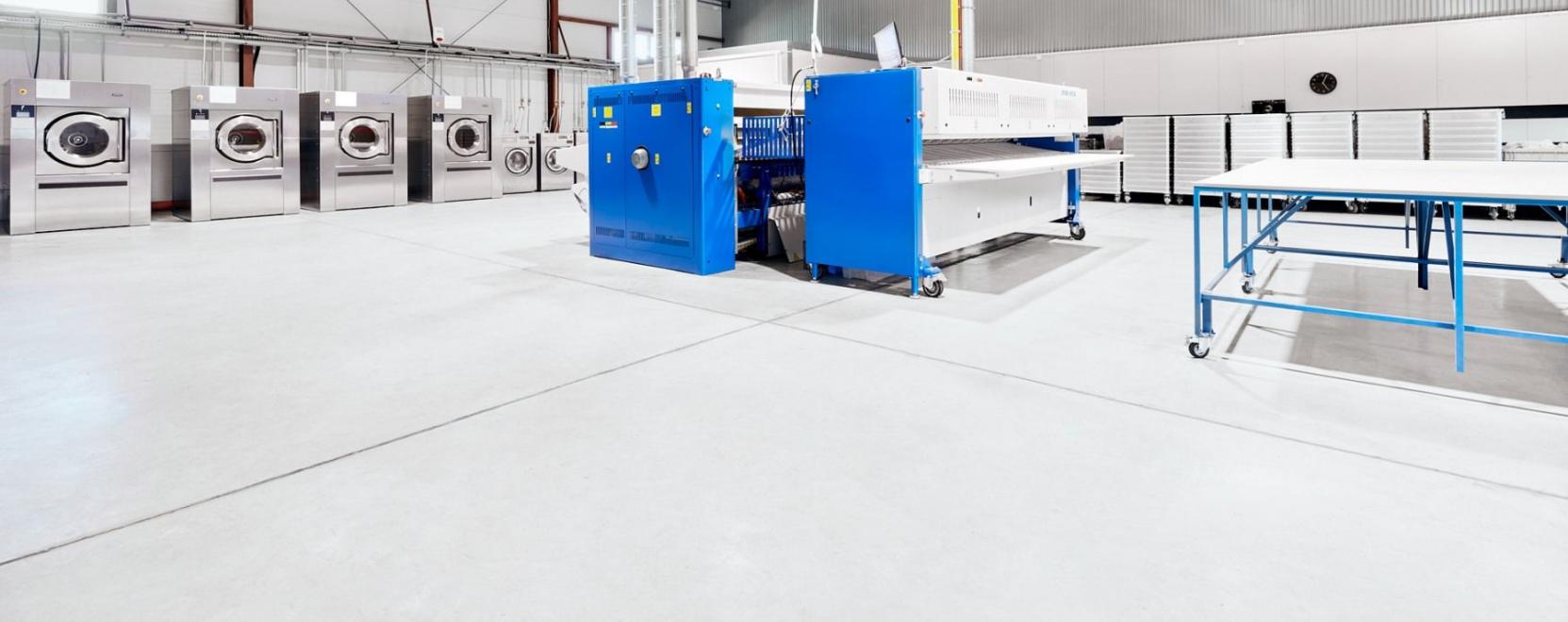 Cs&uacute;cstechnol&oacute;gi&aacute;s ipari mosoda &eacute;p&uuml;l Pusztaszabolcson