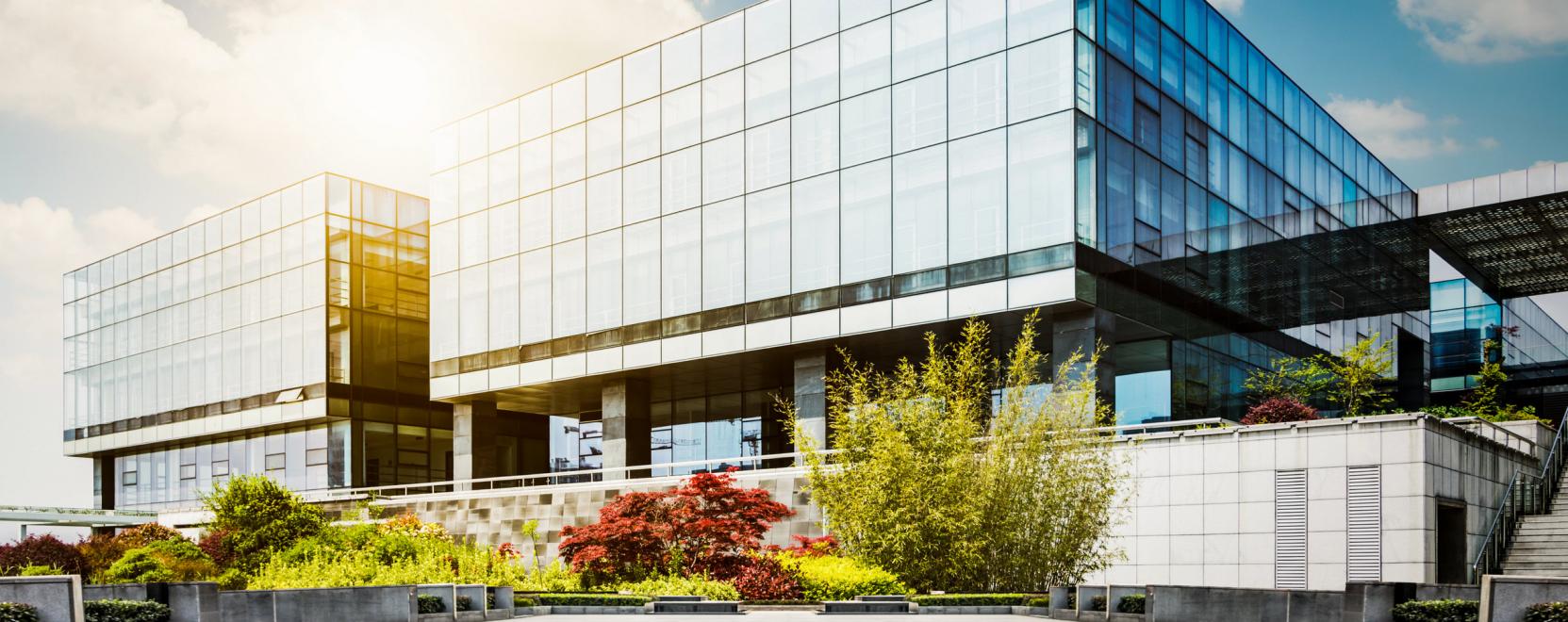 T&ouml;bbsz&ouml;r&ouml;sen nyerhetnek az okosablakokkal az irod&aacute;k