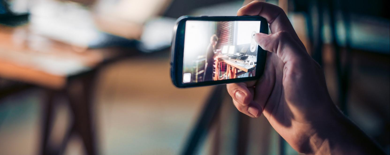 Ism&eacute;t lend&uuml;letet kapott az okostelefon-piac