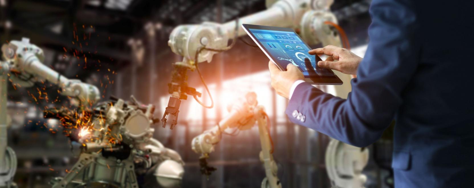 Digitaliz&aacute;ci&oacute; &eacute;s fenntarthat&oacute;s&aacute;g a termelő c&eacute;gek napirendj&eacute;n