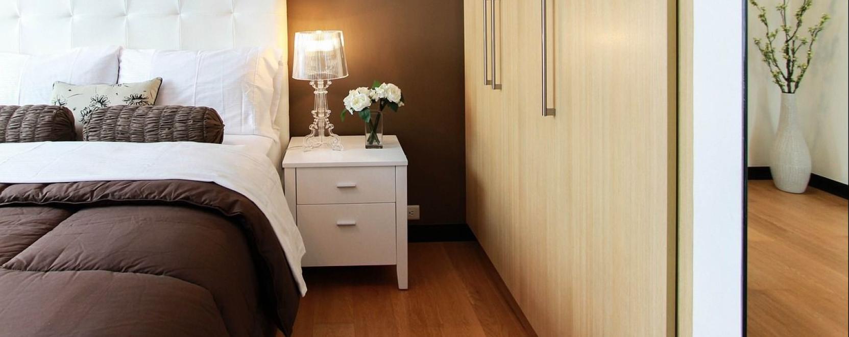 Vil&aacute;g&iacute;t&aacute;s energiatudatosan: mire figyelj&uuml;nk a fali l&aacute;mp&aacute;n&aacute;l?