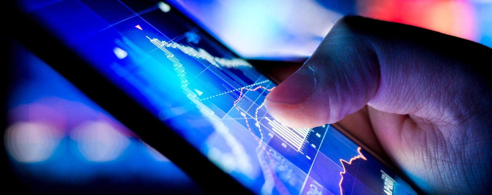 R&aacute;kapcsol a digit&aacute;lis bankol&aacute;s: startolnak az okoskapszul&aacute;k