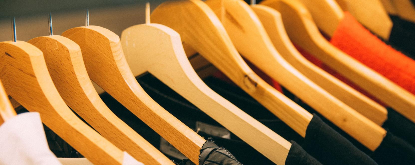 Itt a ny&aacute;r, ideje ruhat&aacute;rat cser&eacute;lni!