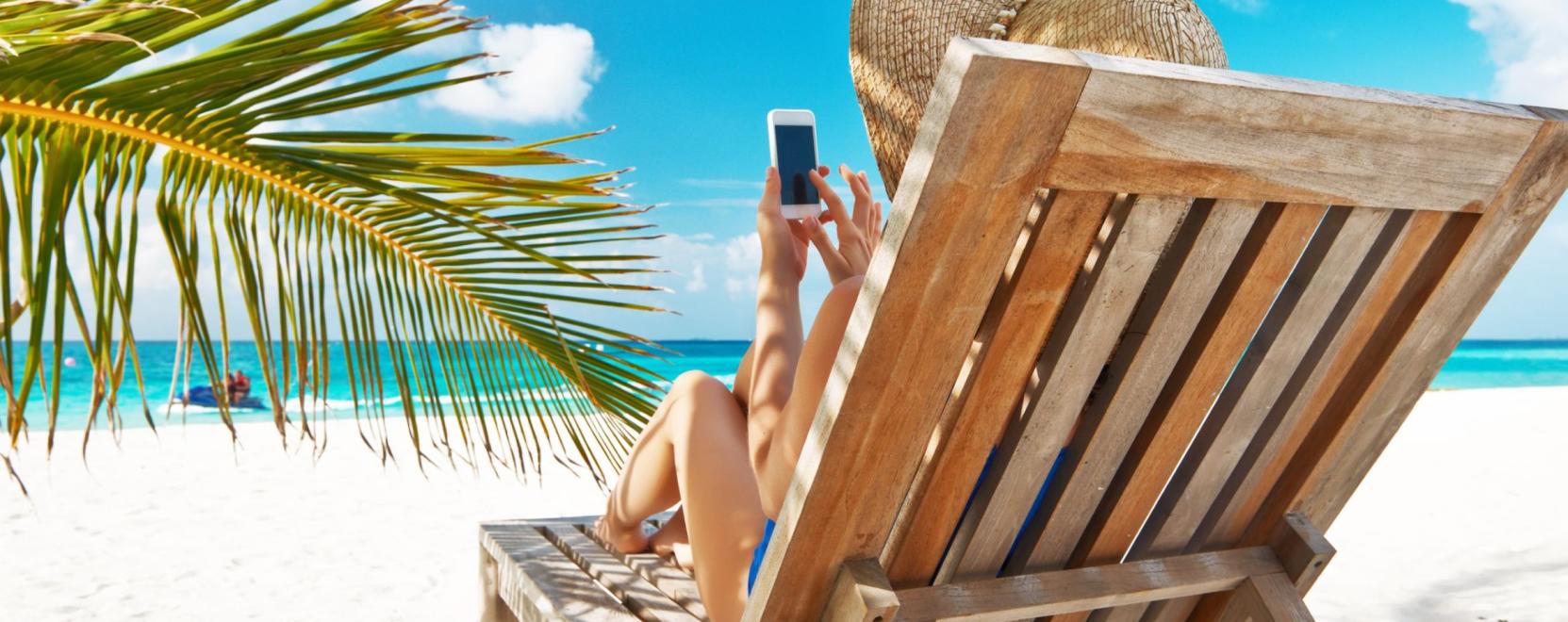 A nyaral&aacute;son sem tudunk elszakadni a k&ouml;z&ouml;ss&eacute;gi m&eacute;di&aacute;t&oacute;l