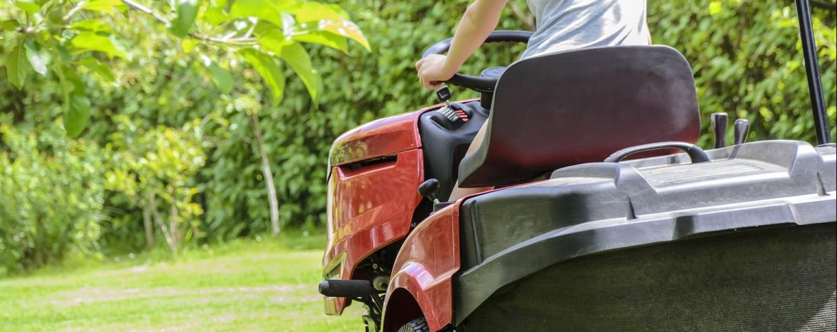 &Iacute;gy vethetj&uuml;k be a fűgyűjtő n&eacute;lk&uuml;li traktorokat