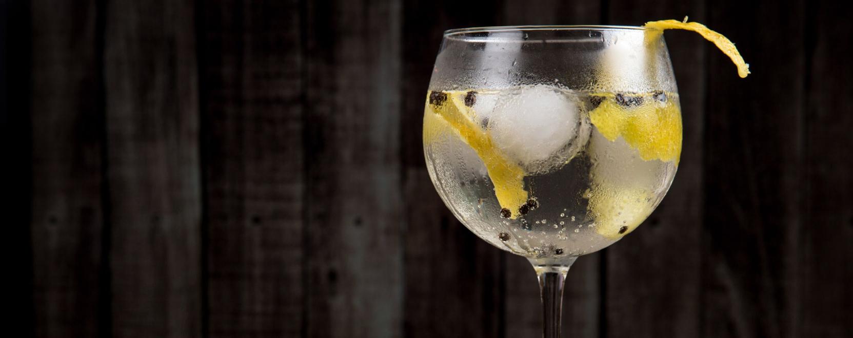 Milyen alkoholos nedű illik hozz&aacute;d a csillagjegyed szerint?