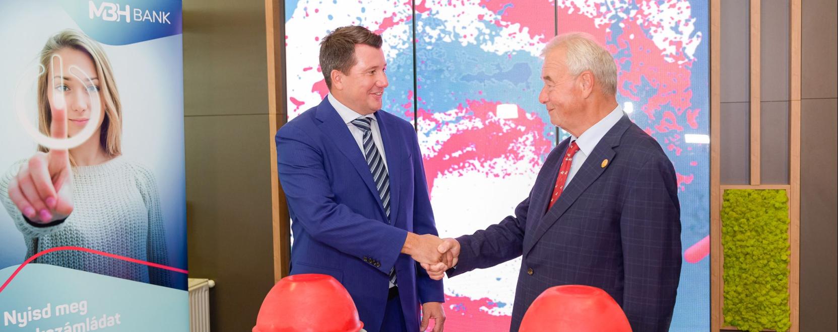 Okoskapszul&aacute;ban is lehet bankolni az &Aacute;llatorvosi Egyetemen