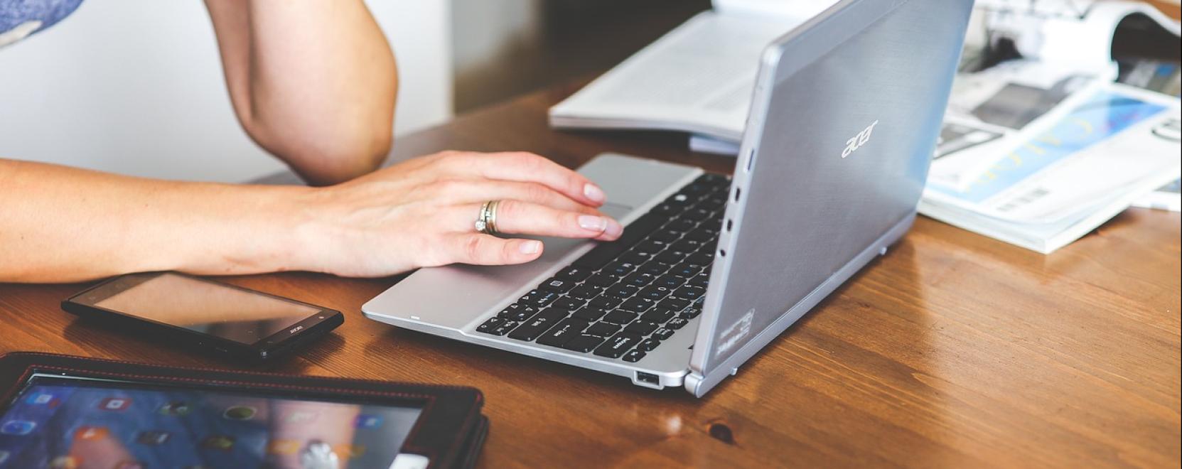 Meg&eacute;ri-e egy bel&eacute;pő szintű gamer laptop az &aacute;r&aacute;t?