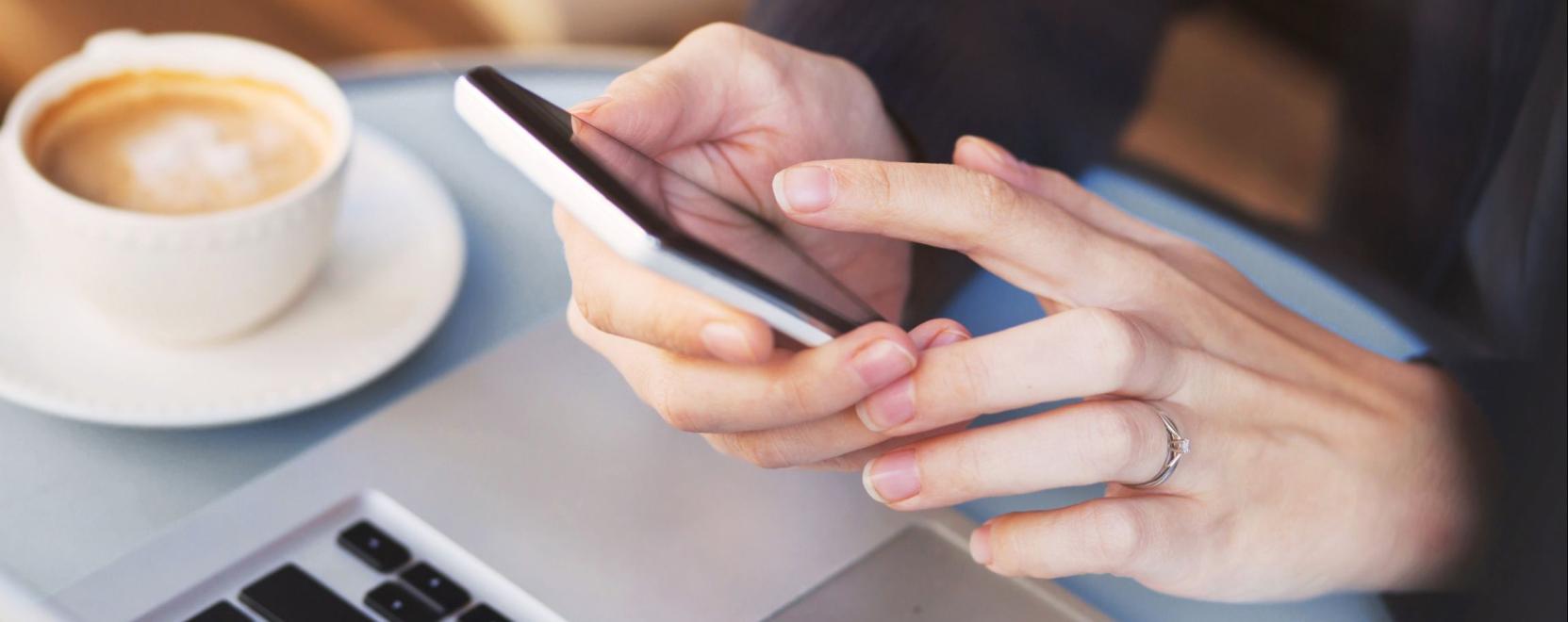 C&eacute;ges vagy saj&aacute;t okostelefon? Biztons&aacute;gi r&eacute;sek a kkv-kn&aacute;l