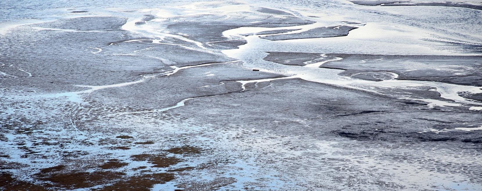 A s&ouml;t&eacute;t, jeges &eacute;s nagyon hideg Spitzberg&aacute;k titka