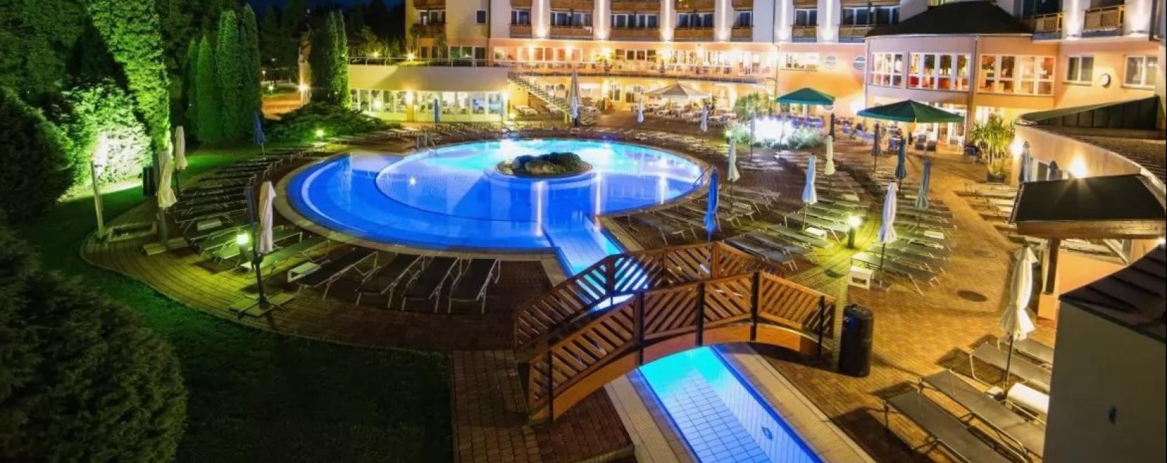 Ny&aacute;ri romantika H&eacute;v&iacute;zen