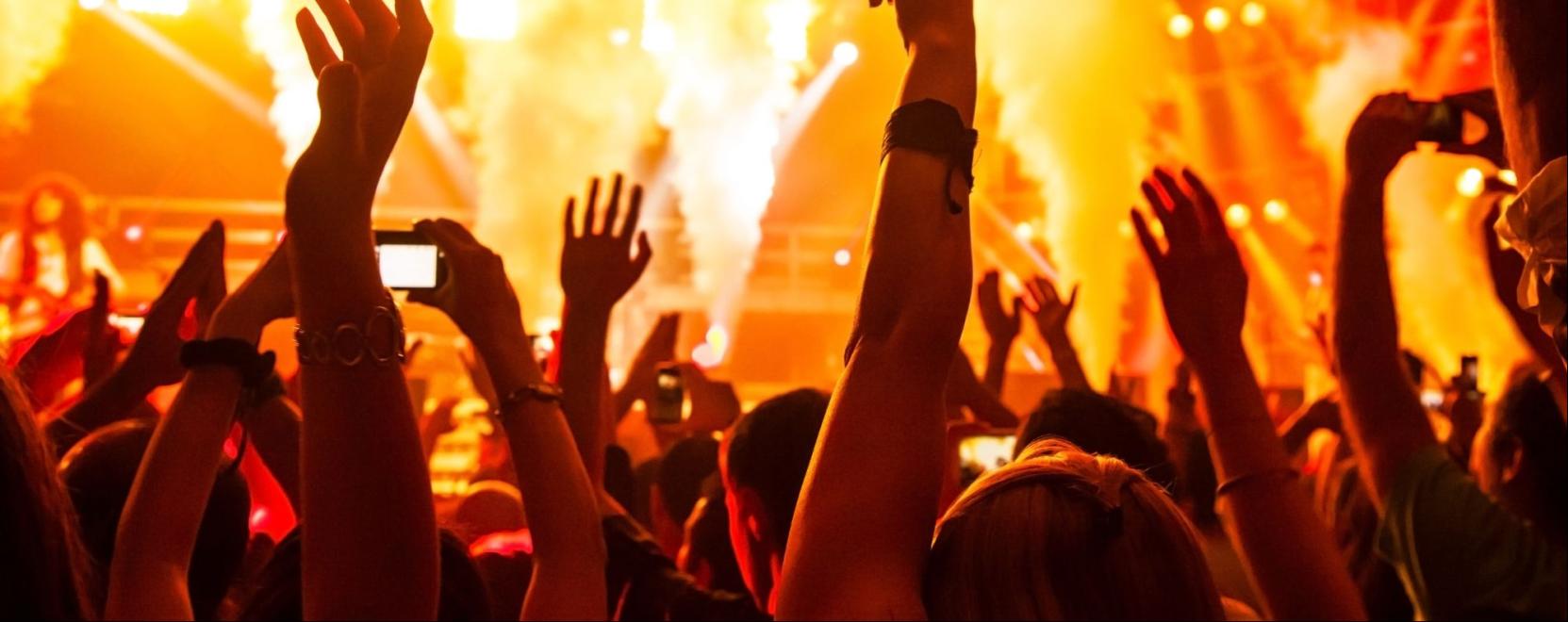 Nagy dob&aacute;s a zeneiparban