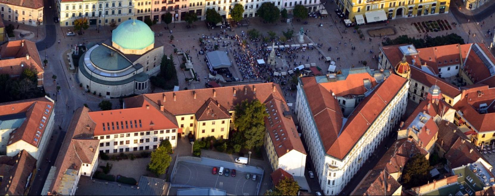 Fedezd fel P&eacute;cs sz&aacute;ll&aacute;slehetős&eacute;geit!