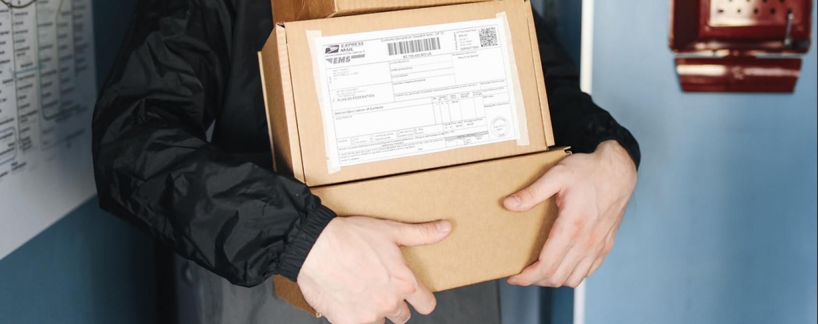 Milyen feladatokat &ouml;lel fel a kiszervezett logisztika?