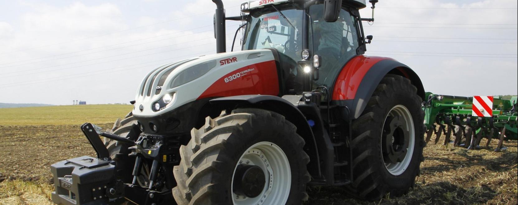 Tart&oacute;s v&eacute;delem &eacute;s meg&uacute;jult megjelen&eacute;s: fest&eacute;k a traktorhoz