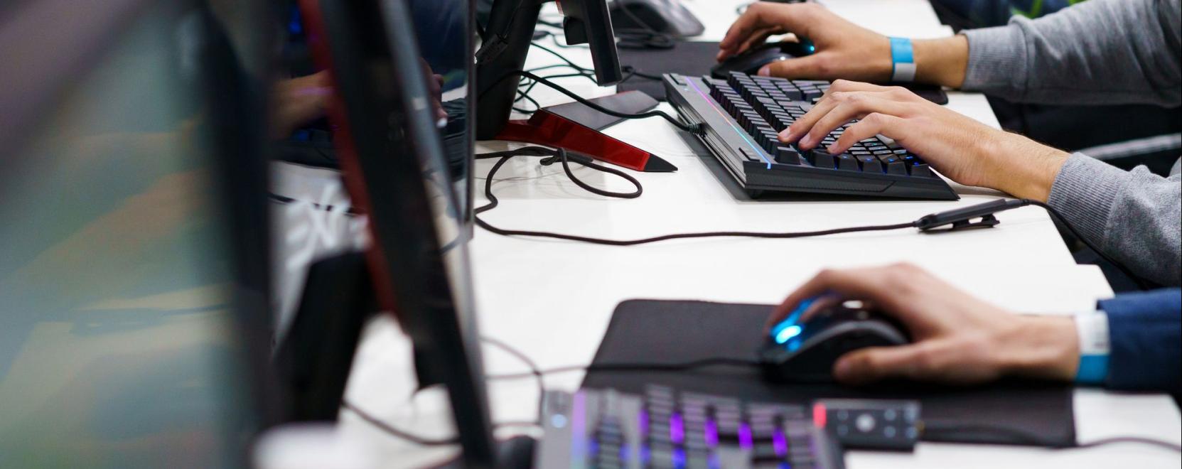 Rekl&aacute;md&ouml;mping &eacute;s vide&oacute;j&aacute;t&eacute;kok hajtj&aacute;k előre a m&eacute;diaipart