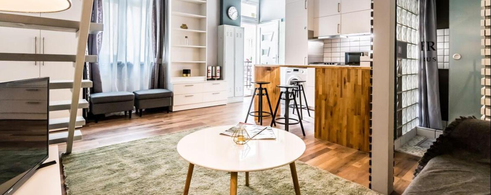 A r&ouml;vid t&aacute;v&uacute; lak&aacute;skiad&aacute;s rejtelmei