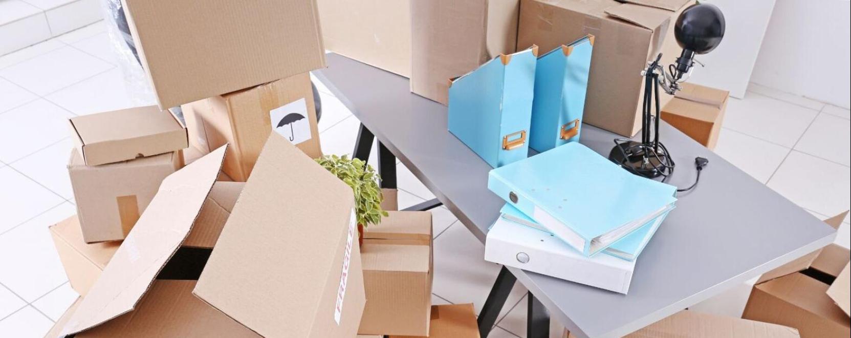 Hat&eacute;kony irodak&ouml;lt&ouml;ztet&eacute;s Budapesten